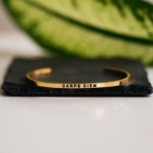 MantraBand Carpe Diem